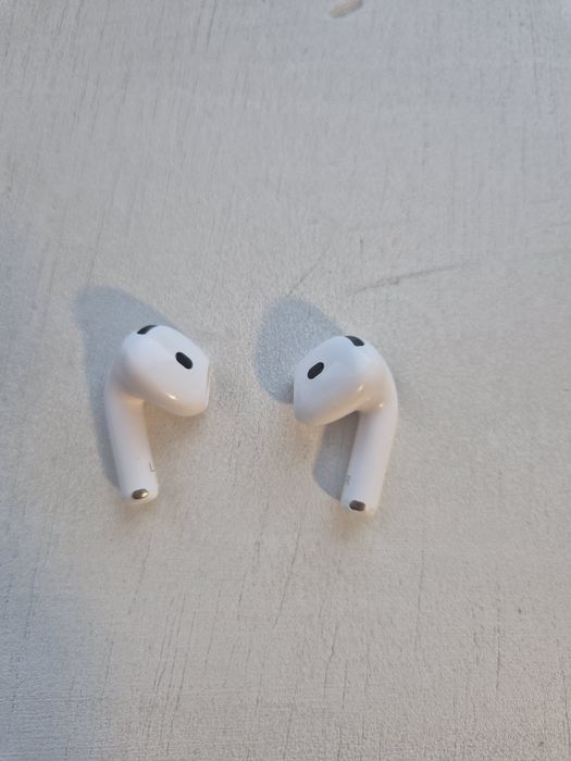 Airpods 4 sigilate