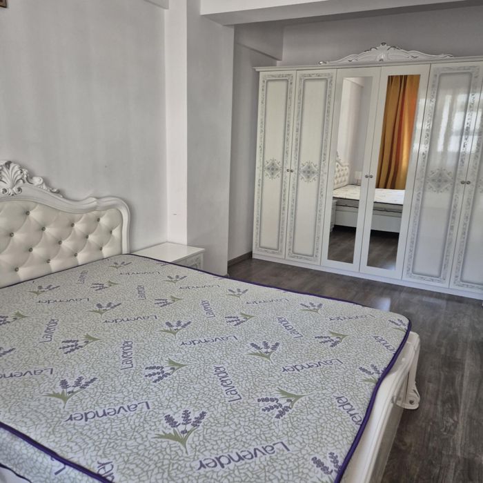 Inchiriez apartament cu 2 camere !