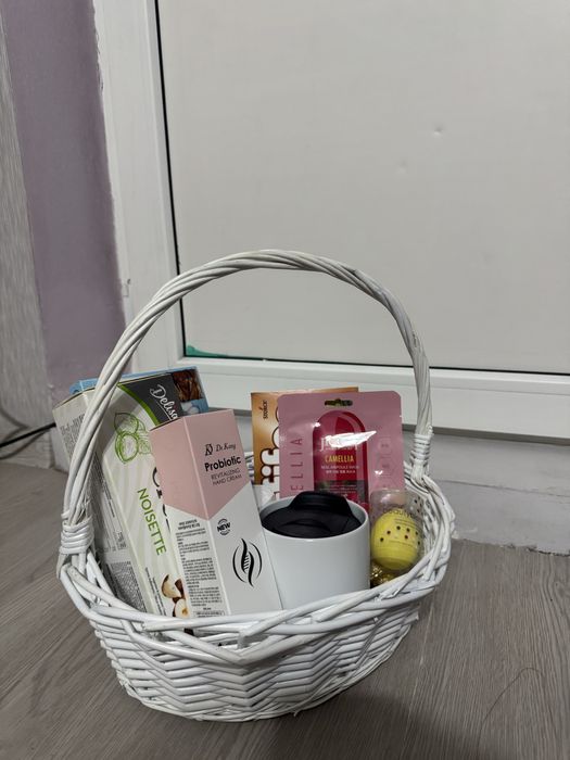 Корзина с подарками