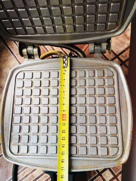 Электро вафельница . произв -ва СССР .