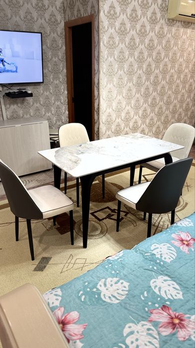 Продам стол со стулями