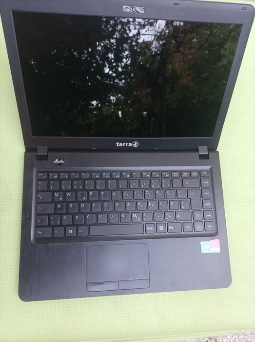 Laptop Terra Mobile 1415 Funcțional cu Ecran spart