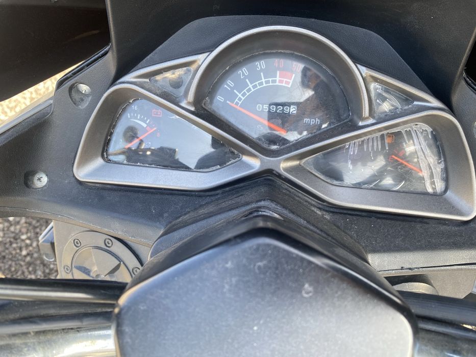 В продаже скутер макси