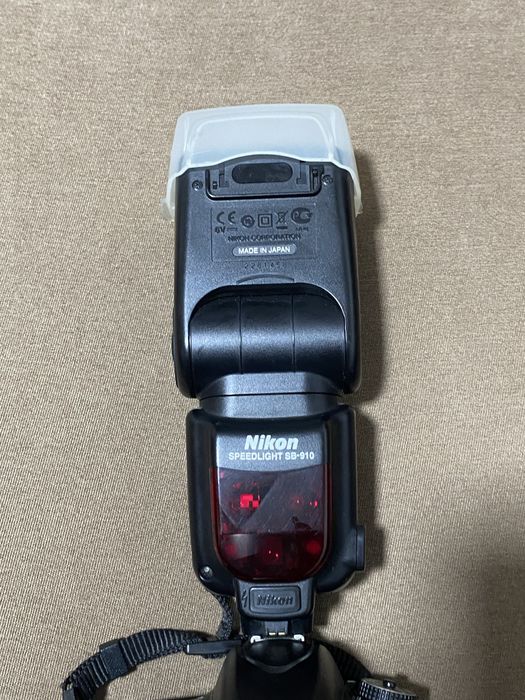 Nikon D610 (Full-Frame DSLR)