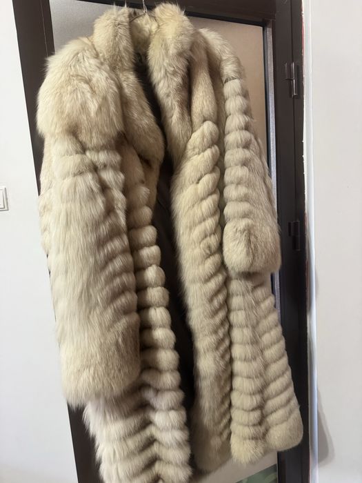 Haină vulpe polară naturală – model lung, volum mare, aspect lux