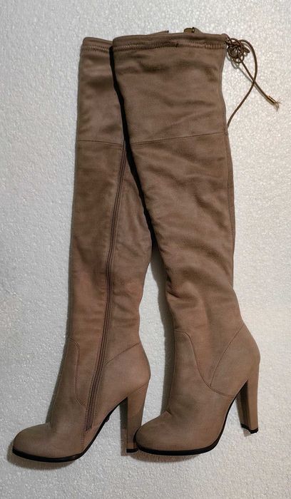 Ботфорты бежевые на каблуке