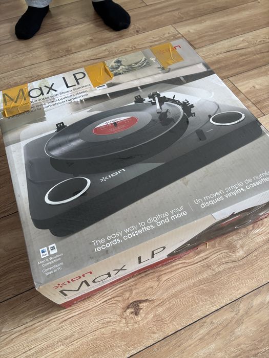 Виниловый проигрыватель новый