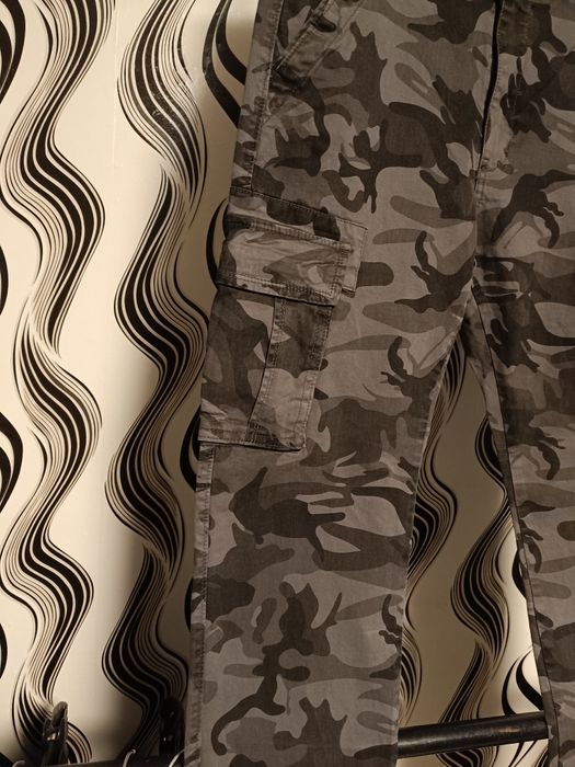 Камуфлажен карго панталон