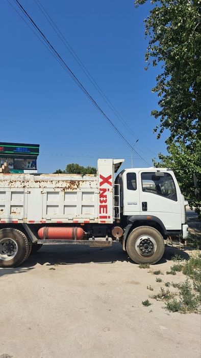 Howo sinotruck sotiladi