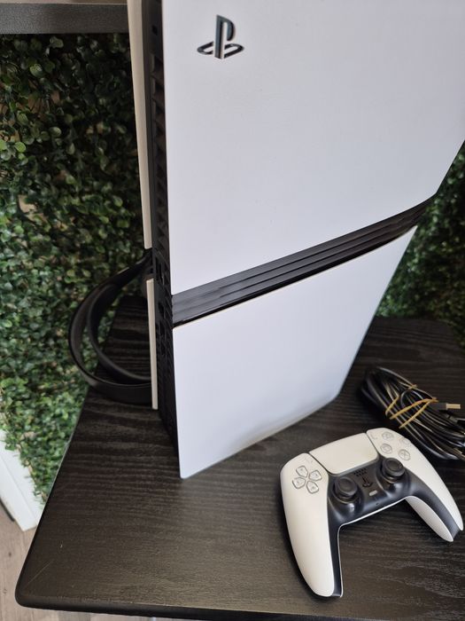 Конзола Ps5 pro с кутия