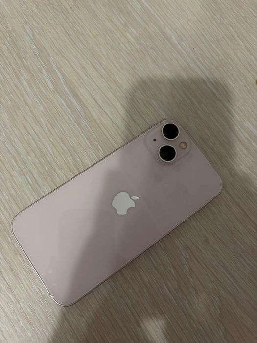 Айфон 13 розовый