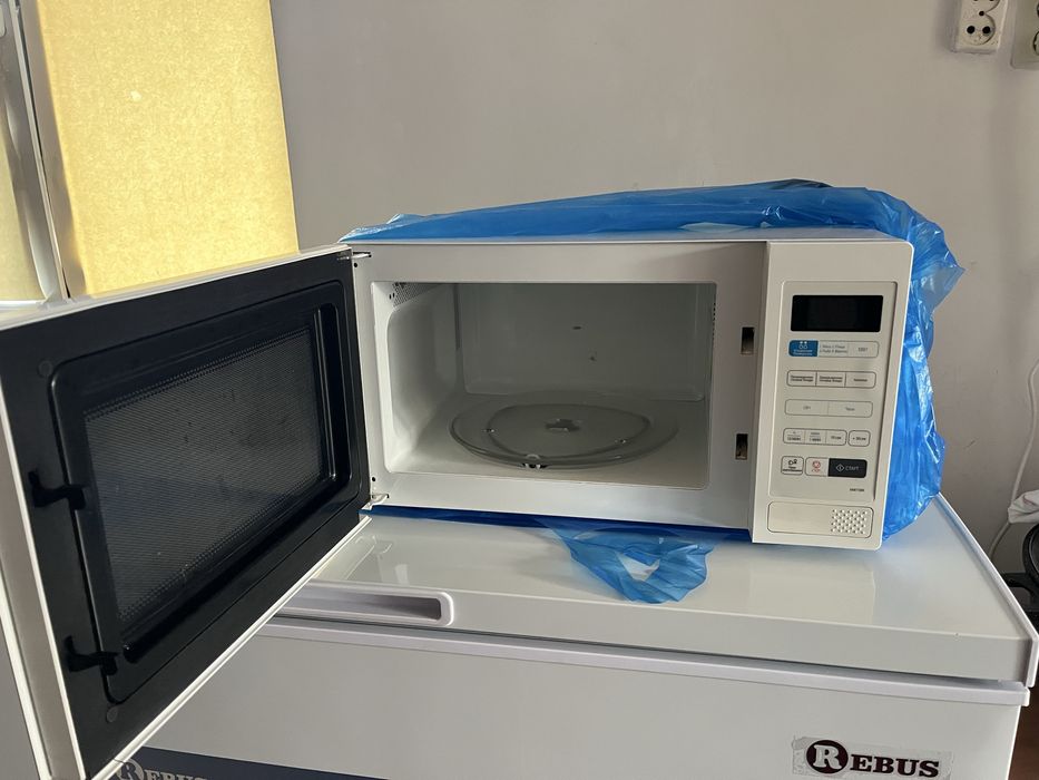 Микроволновая печь Samsung MW73BR