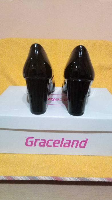 Дамски обувки на ток