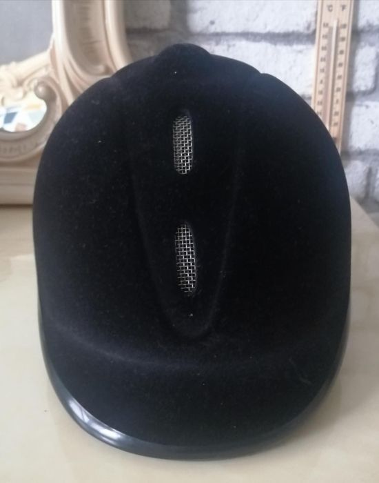 Каска за конна езда