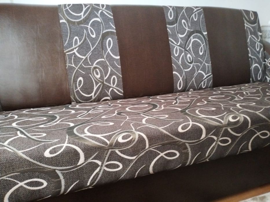 Canapea extensibila 3 locuri