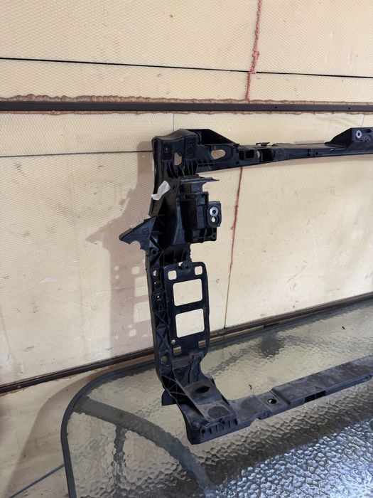 Trager suport radiatoare Audi Q8