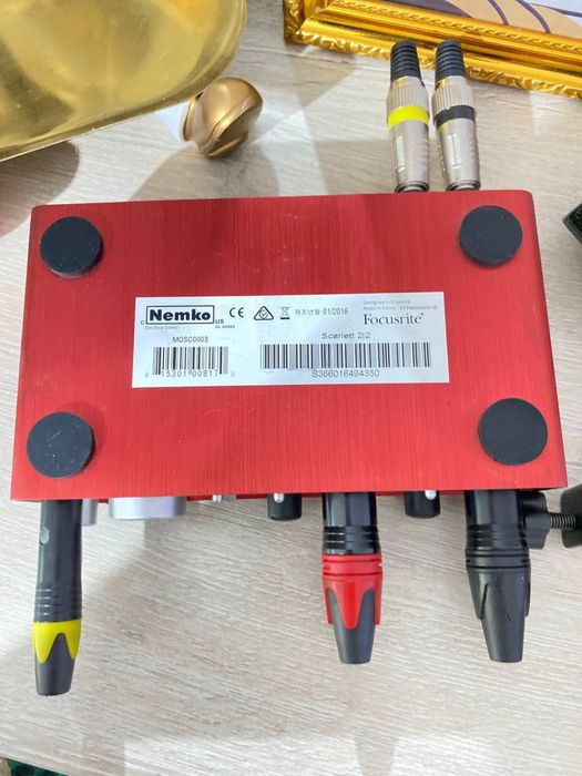 Zvukovoy karta mikrafonlar sotiladi