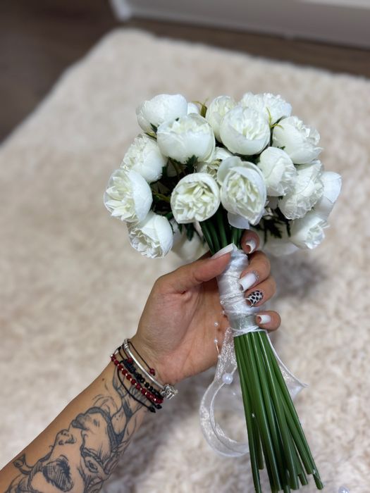 Buchet de bujori artificiali