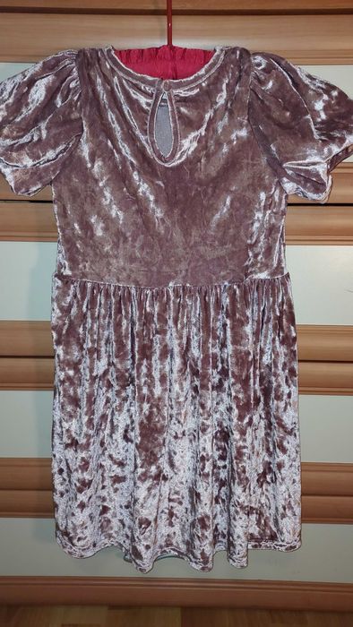 Плюшена рокля за момиче 7-8 год.