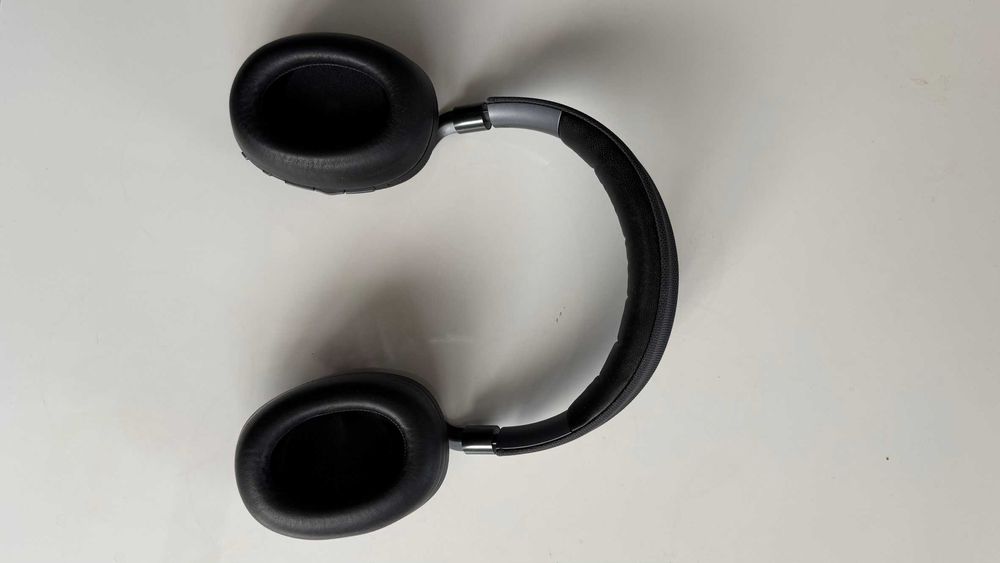Bowers & Wilkins PX Wireless слушалки
