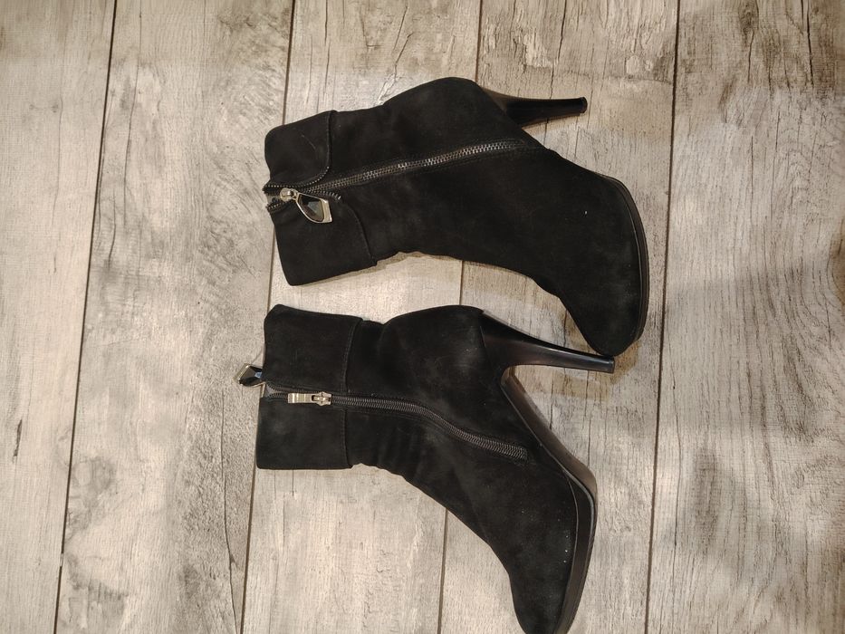 Продам ботильоны 39 размер