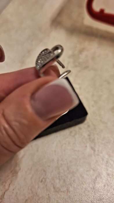 Vand set argint in forma de inimioara cu pietricele