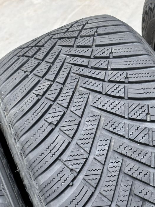 225/55/R17 Hankook Winter 4бр зимни dot2123