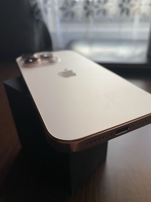 Destinat pentru recarosare Iphone 16 pro !