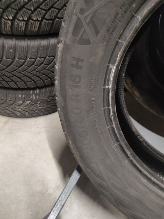 205/60/16 Continental