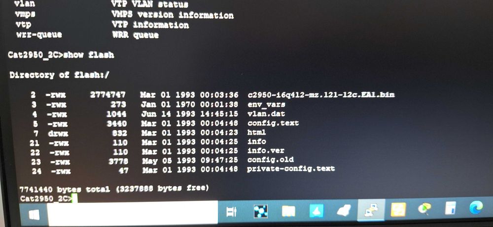 Switch Cisco 2950 pt CCNA, functionale