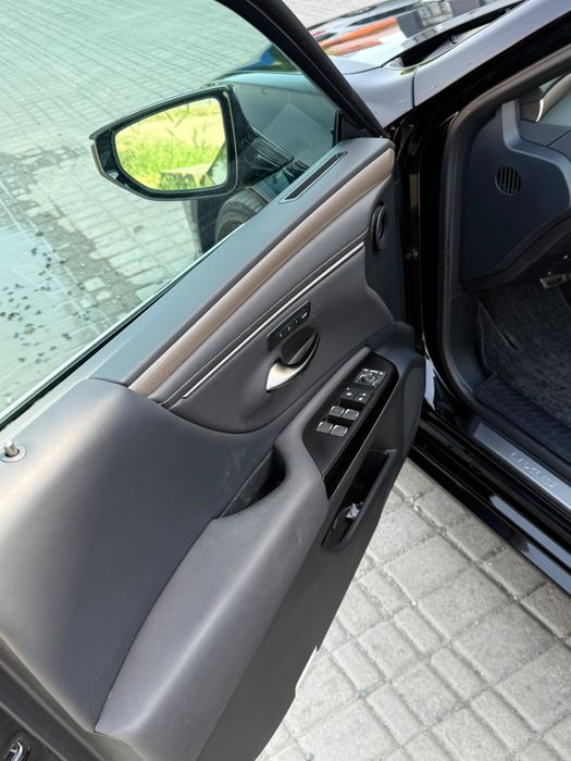 Продам Lexus Es350 свежопригнан