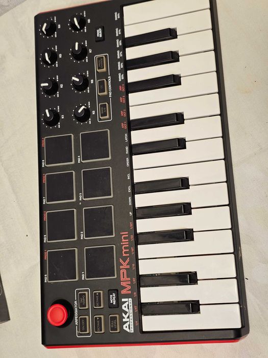 Claviatura MIDI Akai Professional MPK Mini MK2 – Controller Portabil