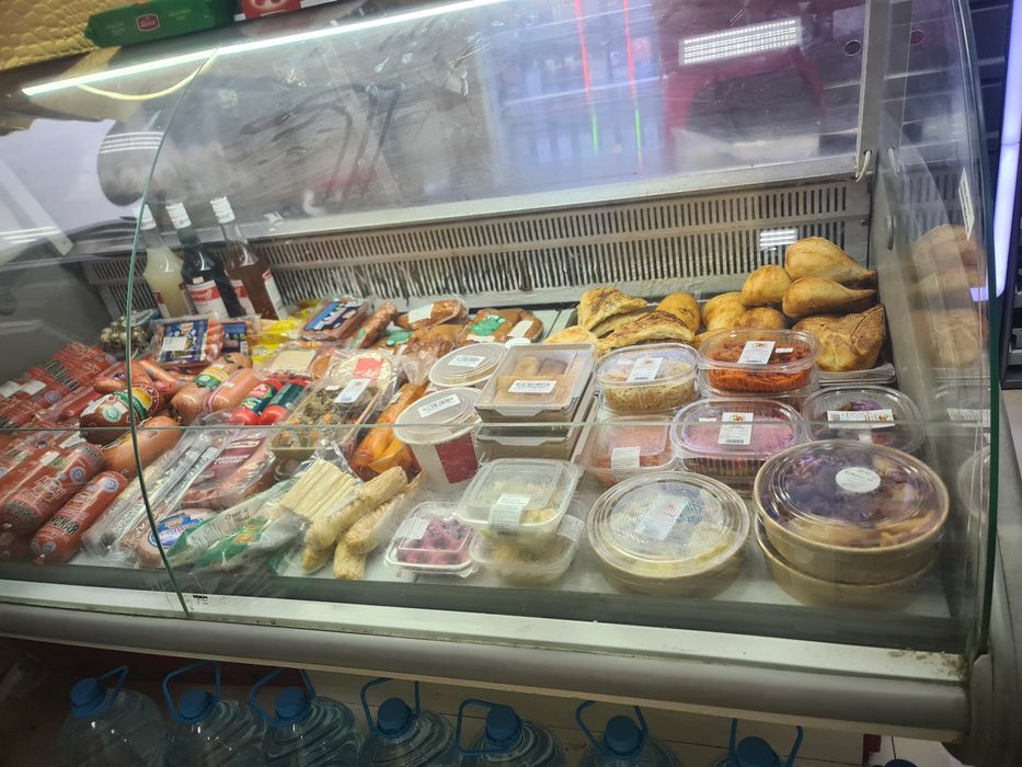 Холодильник и Стелажи