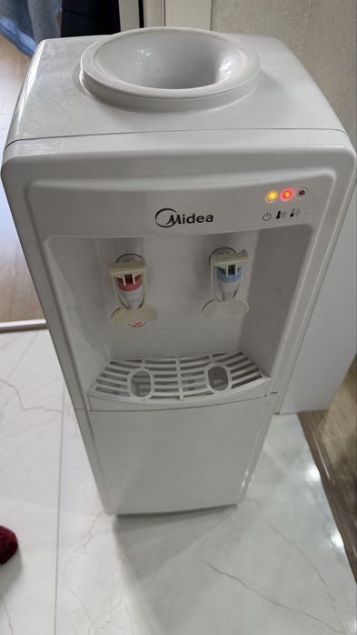 Кулер для воды Midea
