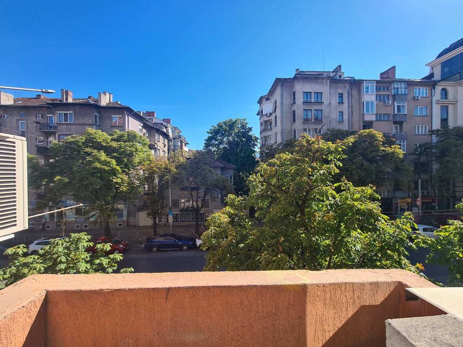 Дава се под наем Тристаен апартамент в София, Център - 100 кв.м за 947.58 € - Снимка #8