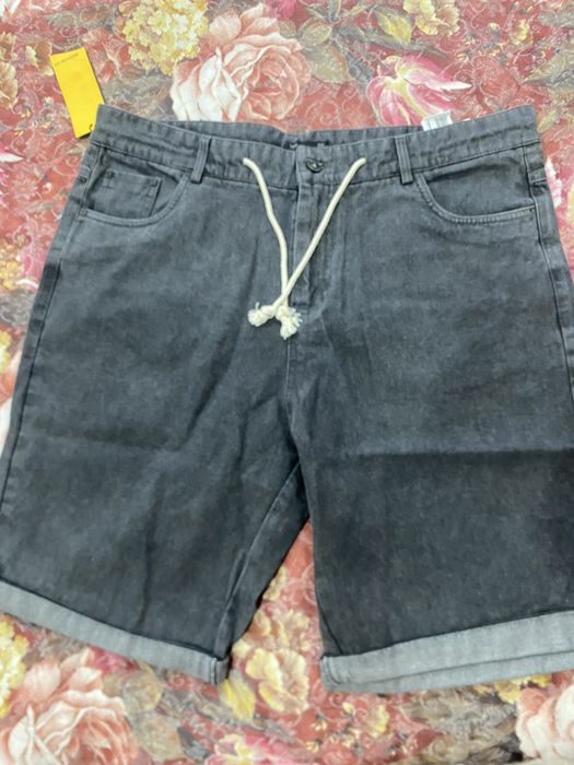 Джинсовые шорты серый