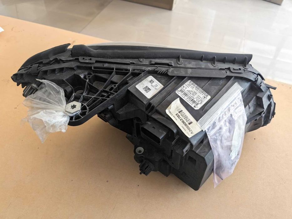 Mercedes Benz W205 ляв ЛЕД LED фар 15-18