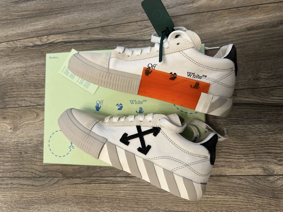 Off-White кецове 37 номер нови!