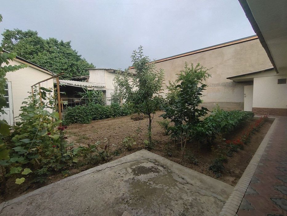 Продается участок с домом.Кибрай .Набережная