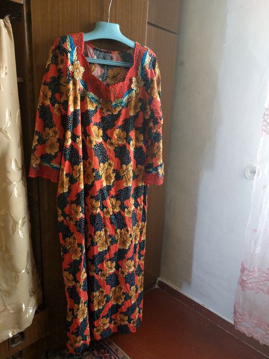 Модное, штапельное с вышивкой платье