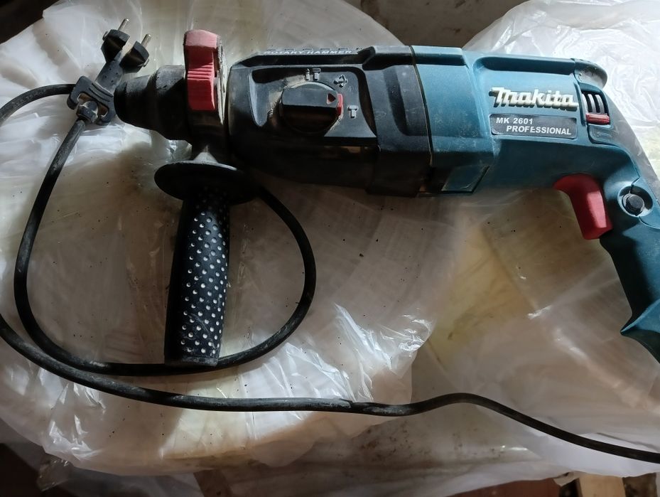 Перфоратор makita