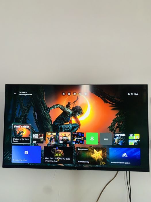 Vând Xbox one s cu 2 jocuri
