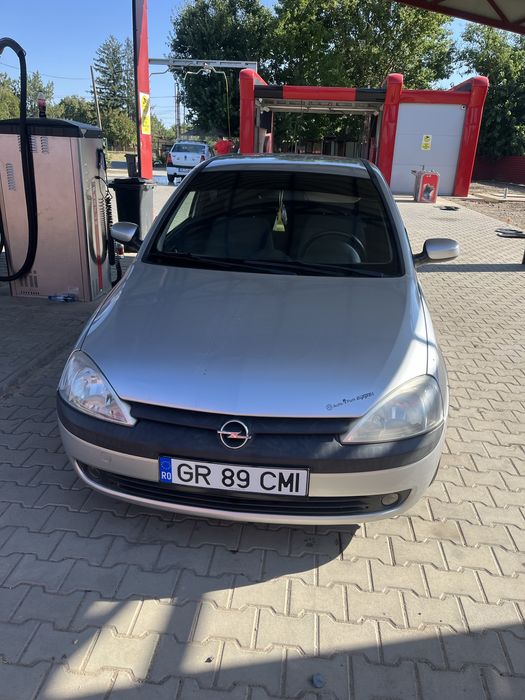 Opel corsa fara nicio problema fumctioneaza foarte bine