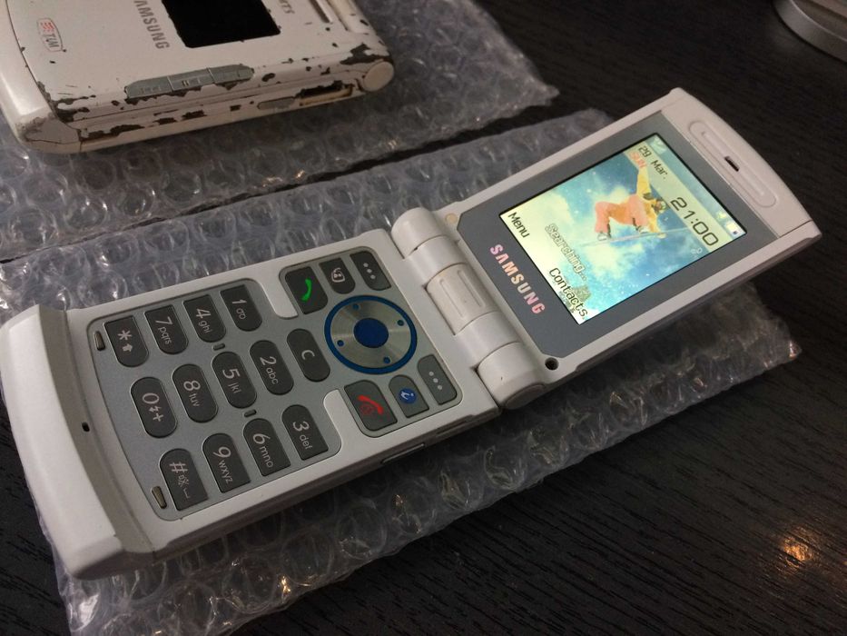 2 X Telefon de colectie Samsung SGH-Z510 functionale.Cititi anuntul!