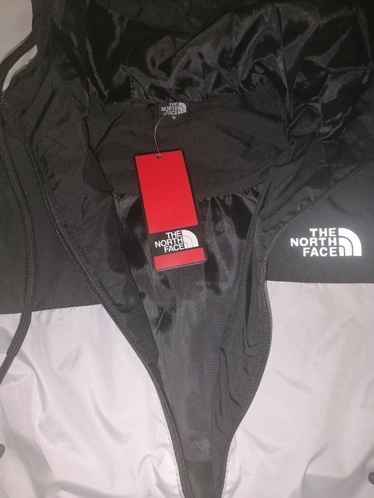 Ново дамско пролетно яке черно, бяло  The North Face S