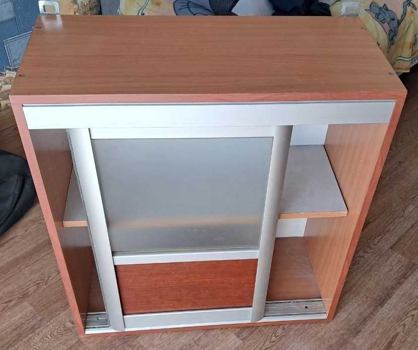 Подвесной шкафчик