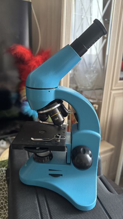 Продаётся микроскоп Levenhuk Rainbow 50L Azure.
