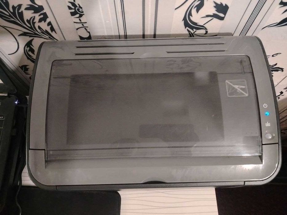 Принтер Canon lbp2900, идеалний, картридж оргинал, 1 йил гарантия