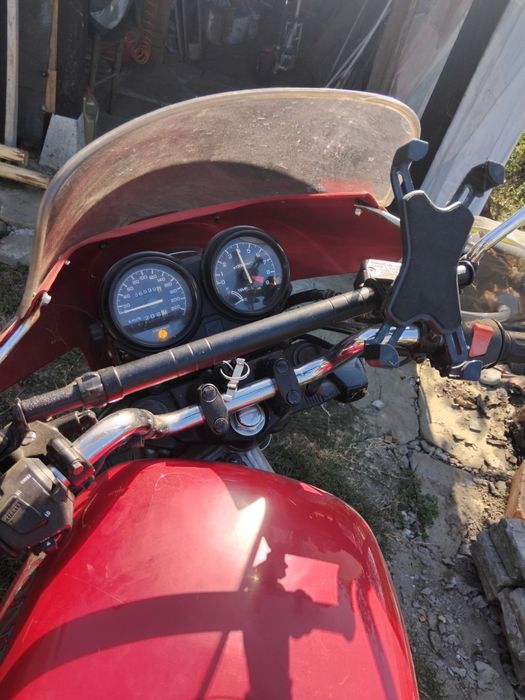 Продавам се Honda NTV 650