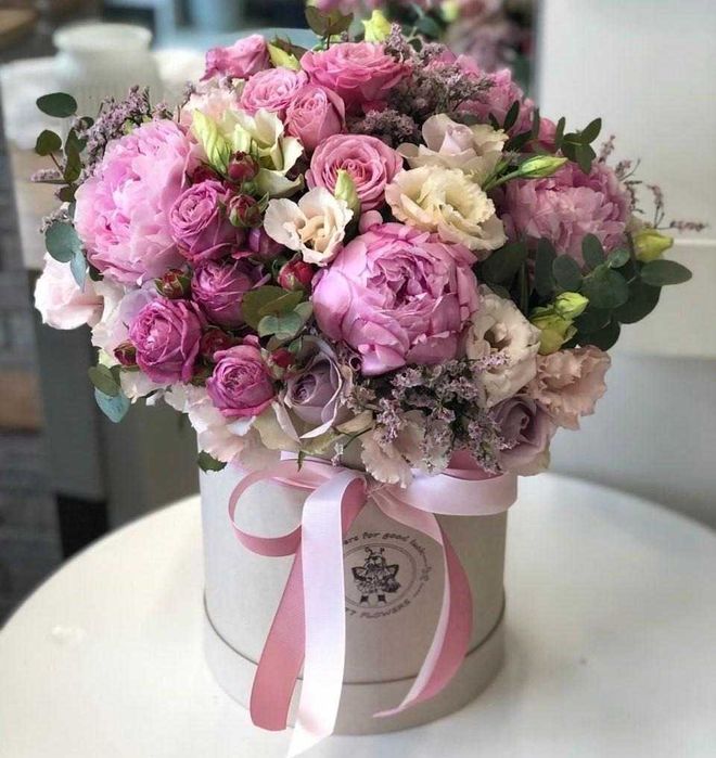 Букеты в коробке, розы, тюльпаны, доставка